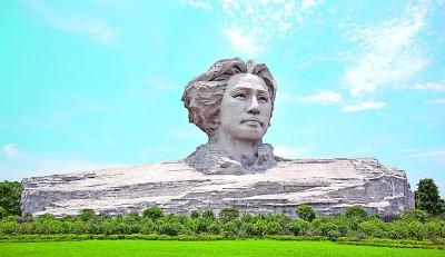 伟人毛主席的一生，韶山毛氏家族的历史和文化传统，这些都对毛泽东的成长产生了深远的