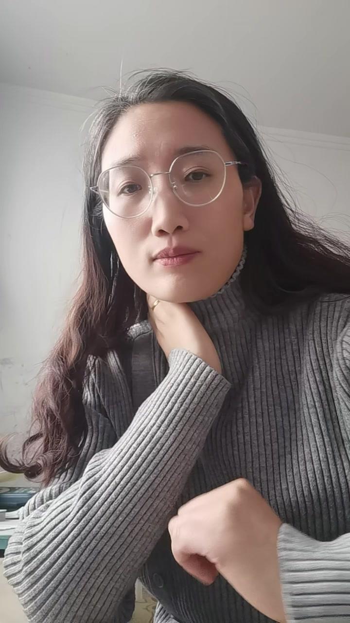 你把钱给了谁，就踏踏实实让谁负责养老。其他孩子没分到财产，念及亲情可能还会偶尔去