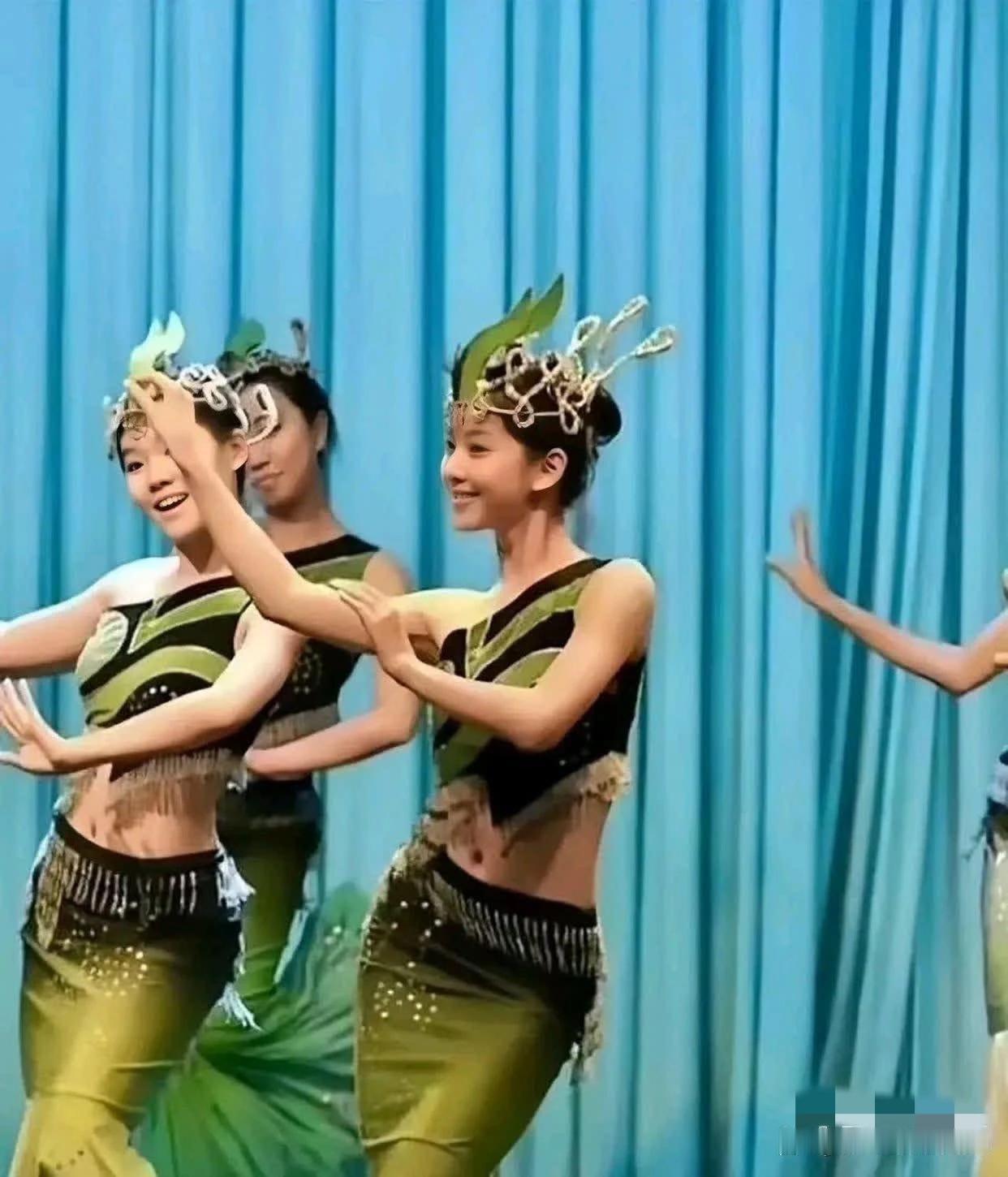 缘分真是很奇妙！刘强东当初一眼就看中了她 ​！