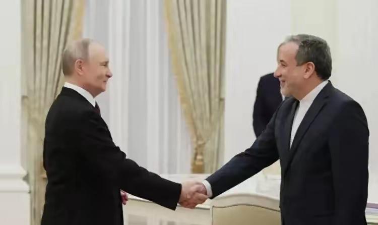 普京见了一位特殊客人，明确告诉美国这是俄准备管了，特朗普还没有想好对策！

普京