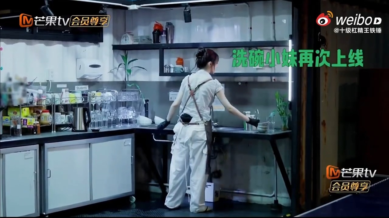 王俊凯林大厨靳梦佳中餐厅苦命三人组中餐厅 加更看得我手酸！林大厨颠勺没停过，梦佳