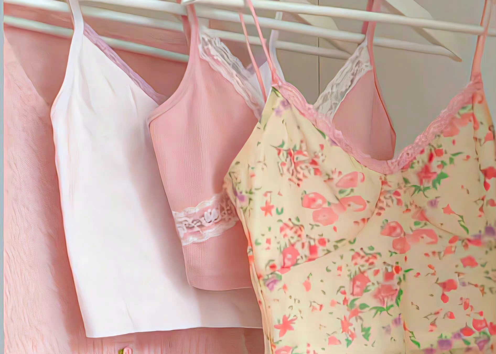 做到不要去评判别人的关键点在于，亲身去发现并体验到：“去评判别人，其实毫无意义”