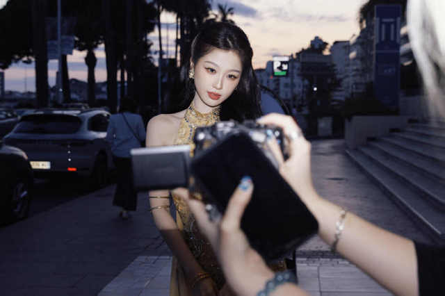 虞书欣戛纳活动路透来了 