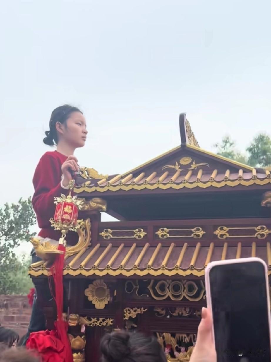 现实中的妈祖也很阳光，唉，这一次真是有点难看了，毕竟是新年啊，这样一闹新年也不快