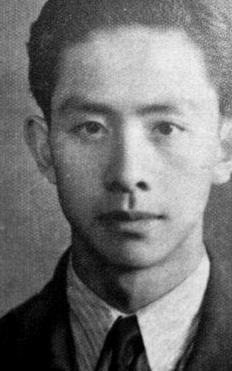 1948年，一名共产党员被捕后，为求自保主动交出12人名单，特务们欣喜若狂，可看