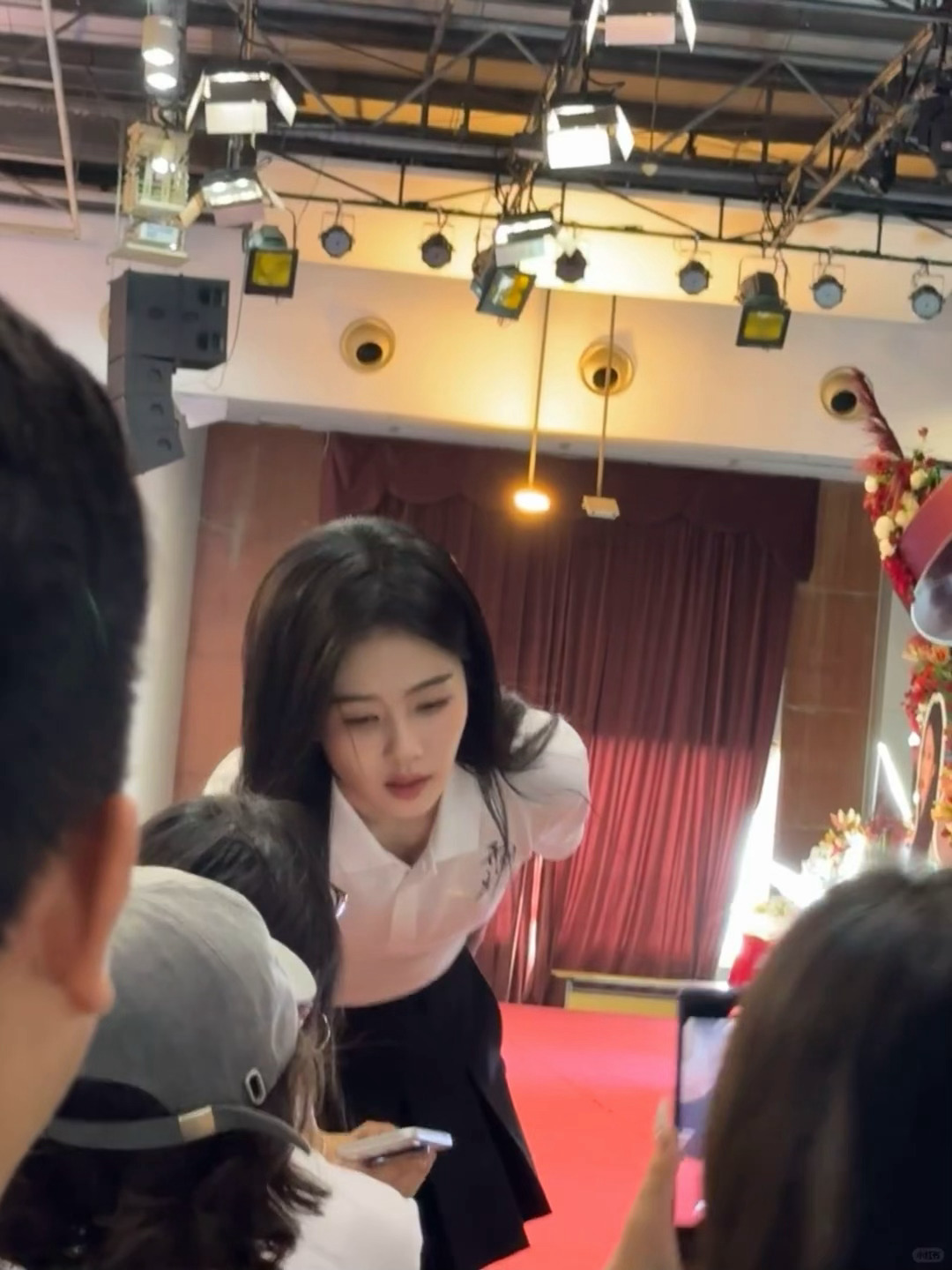 白鹿你终于原谅现偶了 live~🤲 