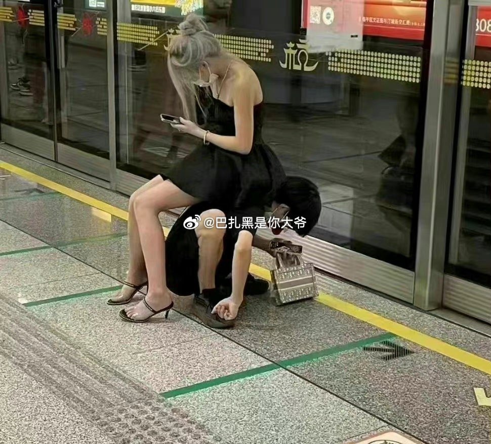 男粉进，你愿意为女朋友这么做吗？ ​​​