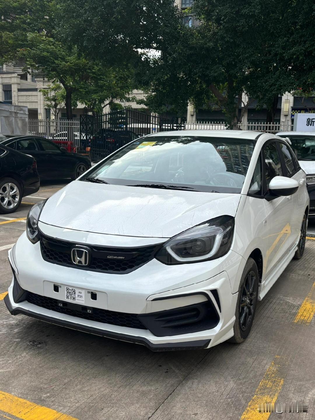 小酸奶以一己之力葬送了本田飞度， 她曾说飞度是五十万以内最好的车。有可能是太贵了