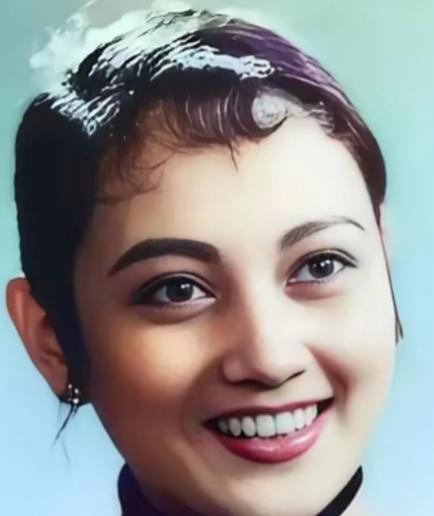 [微风]1966年，八一厂已经很乱了，当时厂里私底下流传着一句话：“男的，不如女