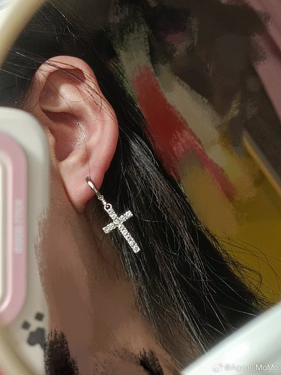 诡秘们我想在右边耳朵上再打两个这样婶儿的恶魔钉 你们快阻止我一下.... 