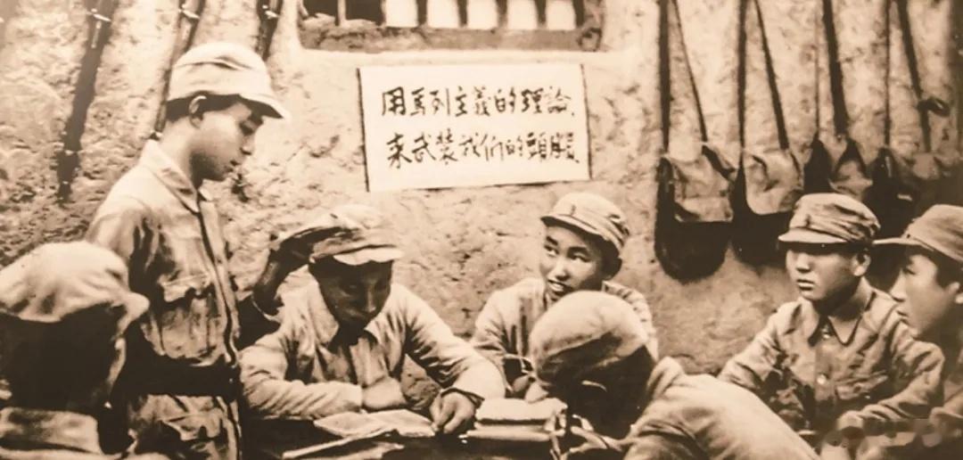 【亲历者的笔记，藏着延安最动人的底色！】枣园窑洞的煤油灯下，老共产党员陈模颤抖着