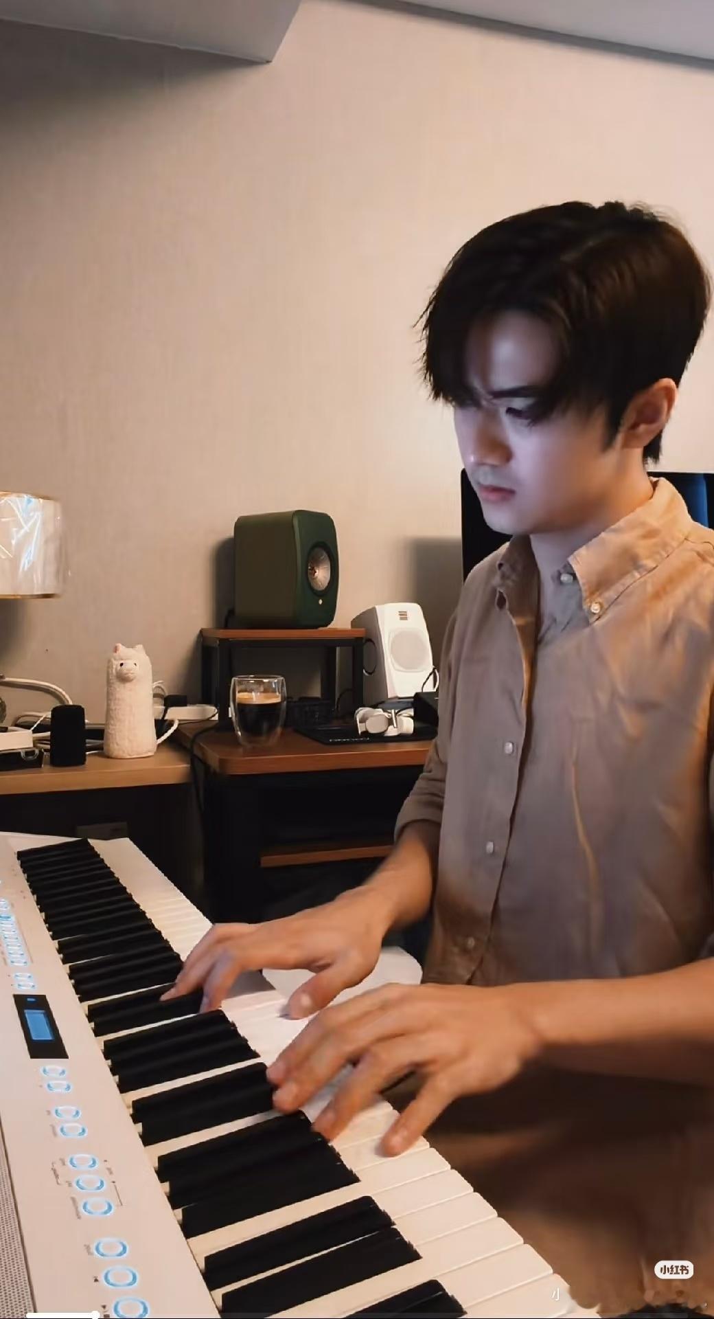 涂毓麟今天他弹了《诀别书》我想点一首《常回家看看》