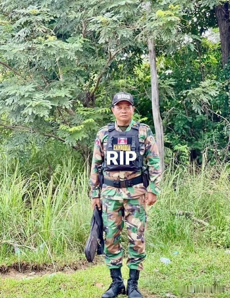 据媒体报道，柬埔寨王家军“警卫司令部”BHQ（洪森的总统卫队）副司令陈春中将在1