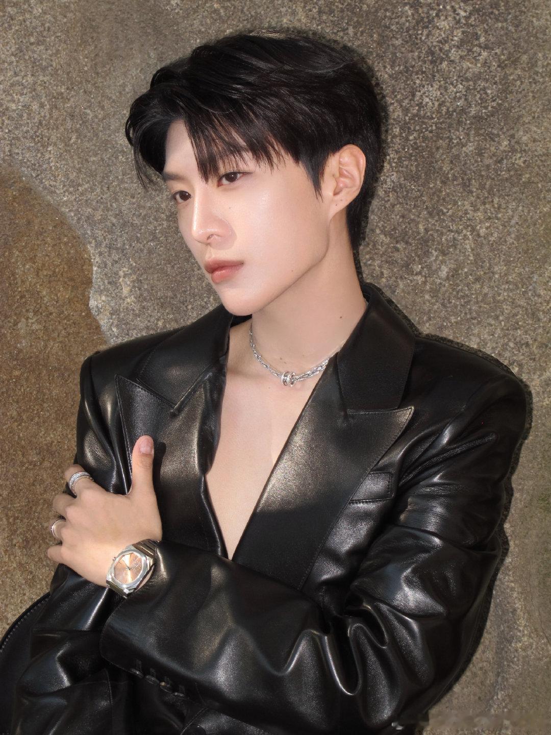 起猛了大家都在晒余额宝全明星小卡 急寻集卡队友！从范丞丞到闫妮，明星小卡好火爆，