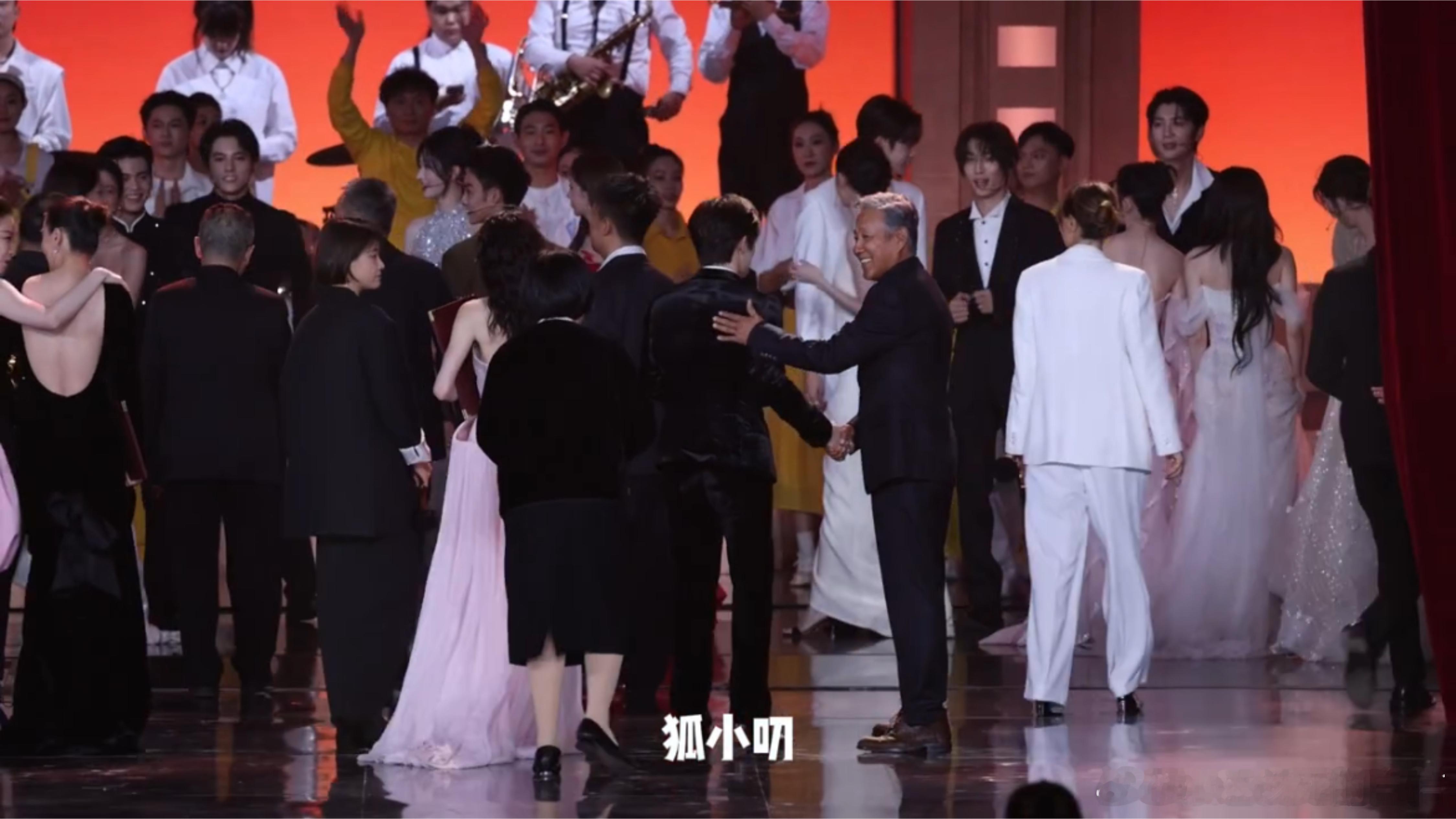 两个康熙哈哈哈哈哈 