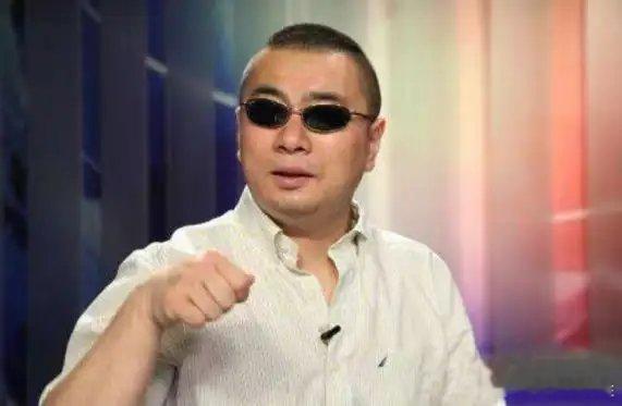 因蛋糕放鲜花20多家店被同一人举报 碰到“职业打假”你首先想到谁？“打假”也需打