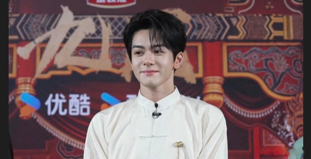 曾舜晞今天这趟来值了 曾舜晞听爽了 片场日常欢乐多多，曾舜晞脑洞大开玩文字游戏，