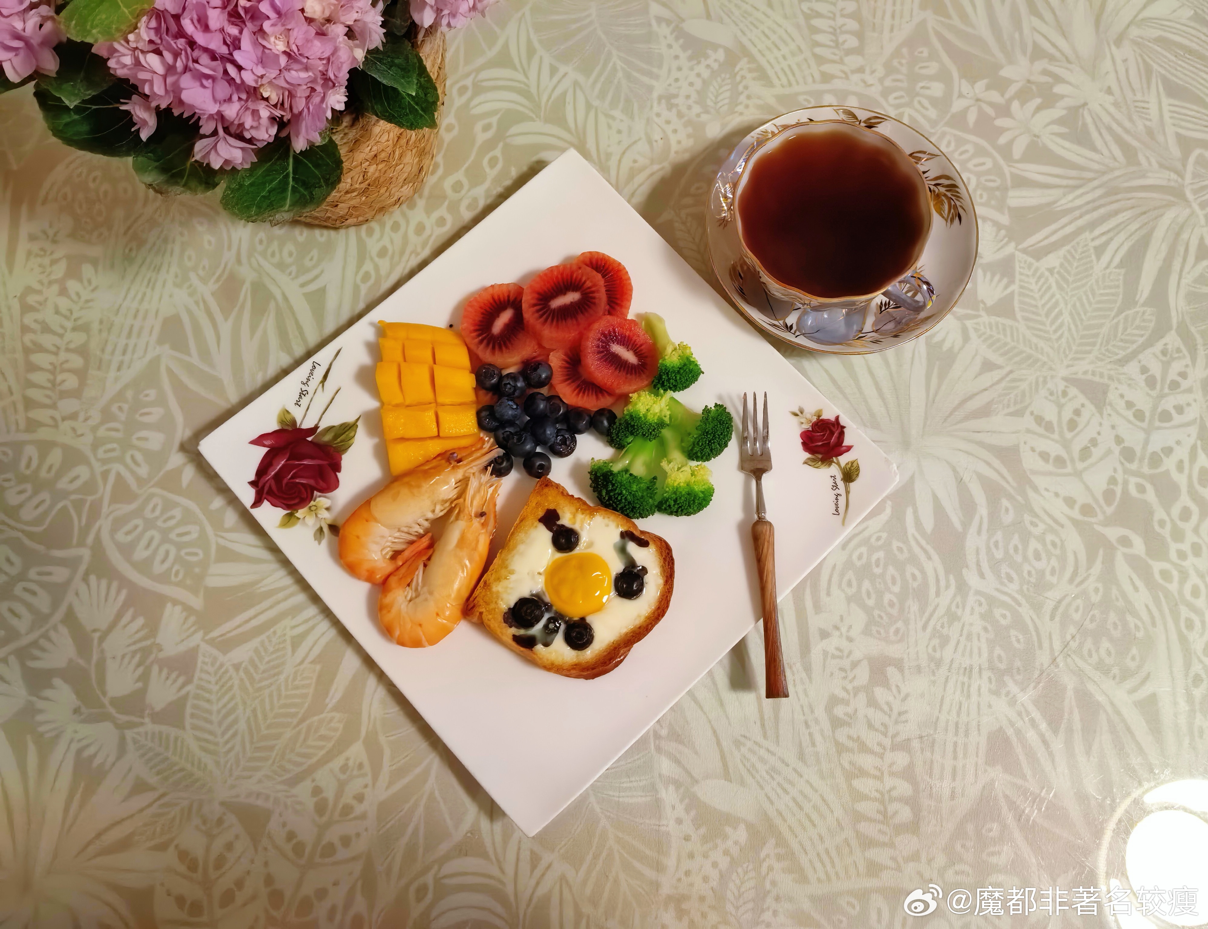 早安，周末愉快本想跑个5公里，结果夜里做了梦没睡好，只能走了5公里 
