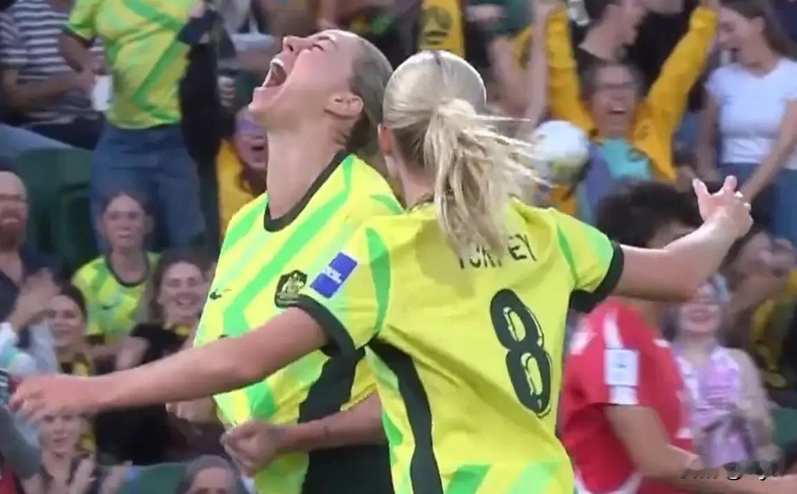 今天！必须防住澳大利亚14号肯尼迪！
 
今日18时，女足亚洲杯半决赛中国女足将