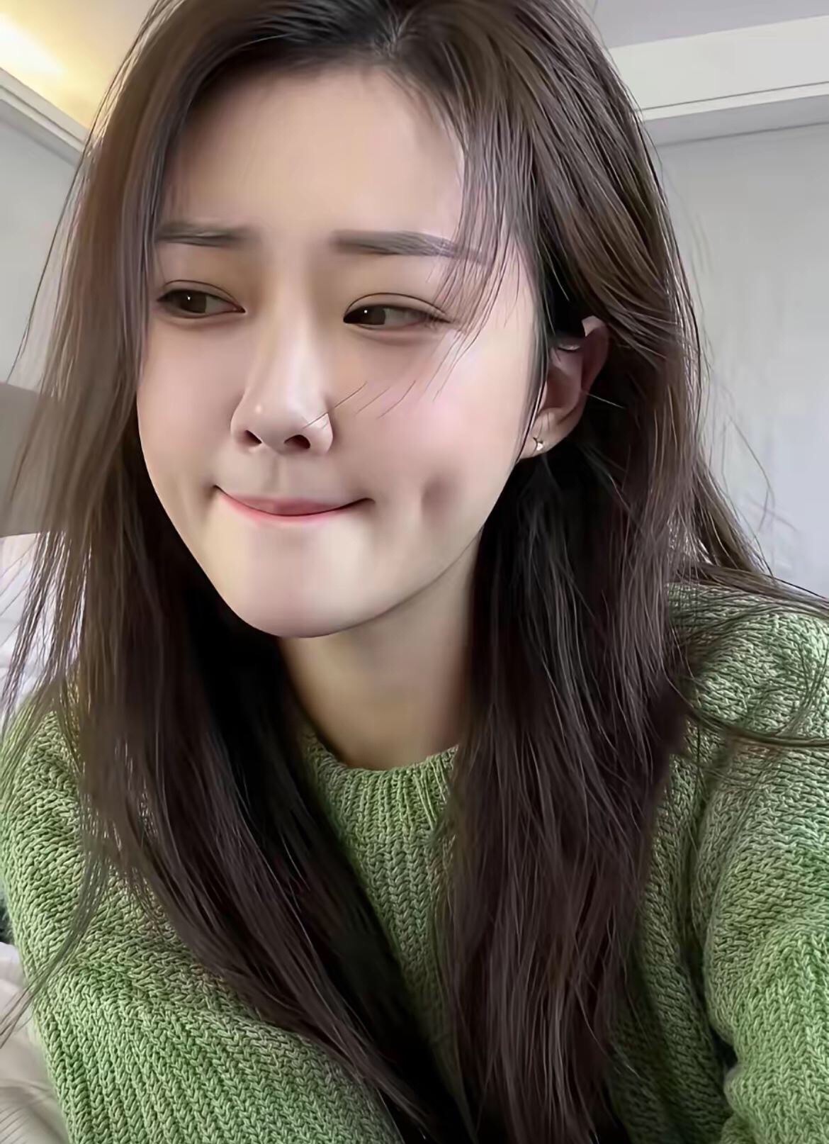 就凭这个酒窝，彩礼18万不过分吧 