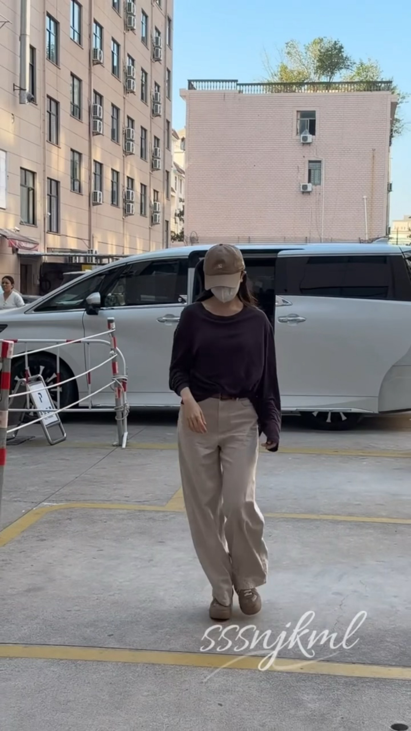 此女最适配秋冬色系之人🍁李兰迪初秋上班路穿搭 ​​​