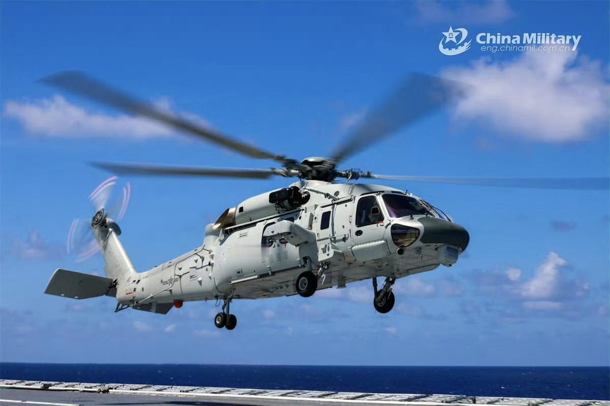 拍的比较好大一张Z-20J官方照，虽然抹了号，但起码构图是大大方方的，不是边边角