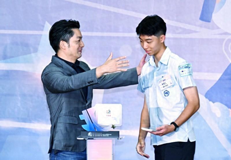 近日，台北市长蒋万安大儿子蒋得立，录取名额仅25人的台北市2026学年度国际交换