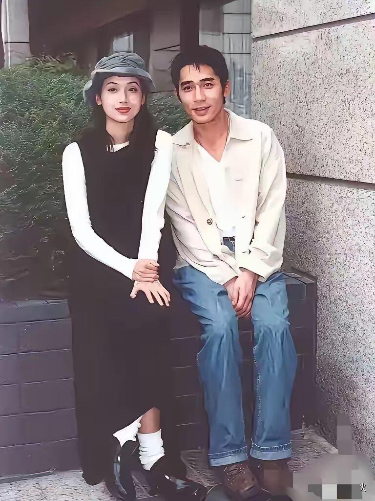男的梁朝伟女的是谁？非常漂亮