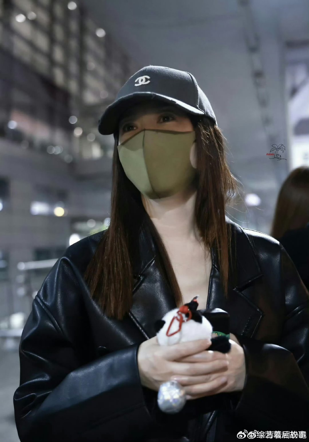 李小冉浪姐落地路透 乘风2026被李小冉的机场路透治愈到，亲和宠粉还自带可爱bu