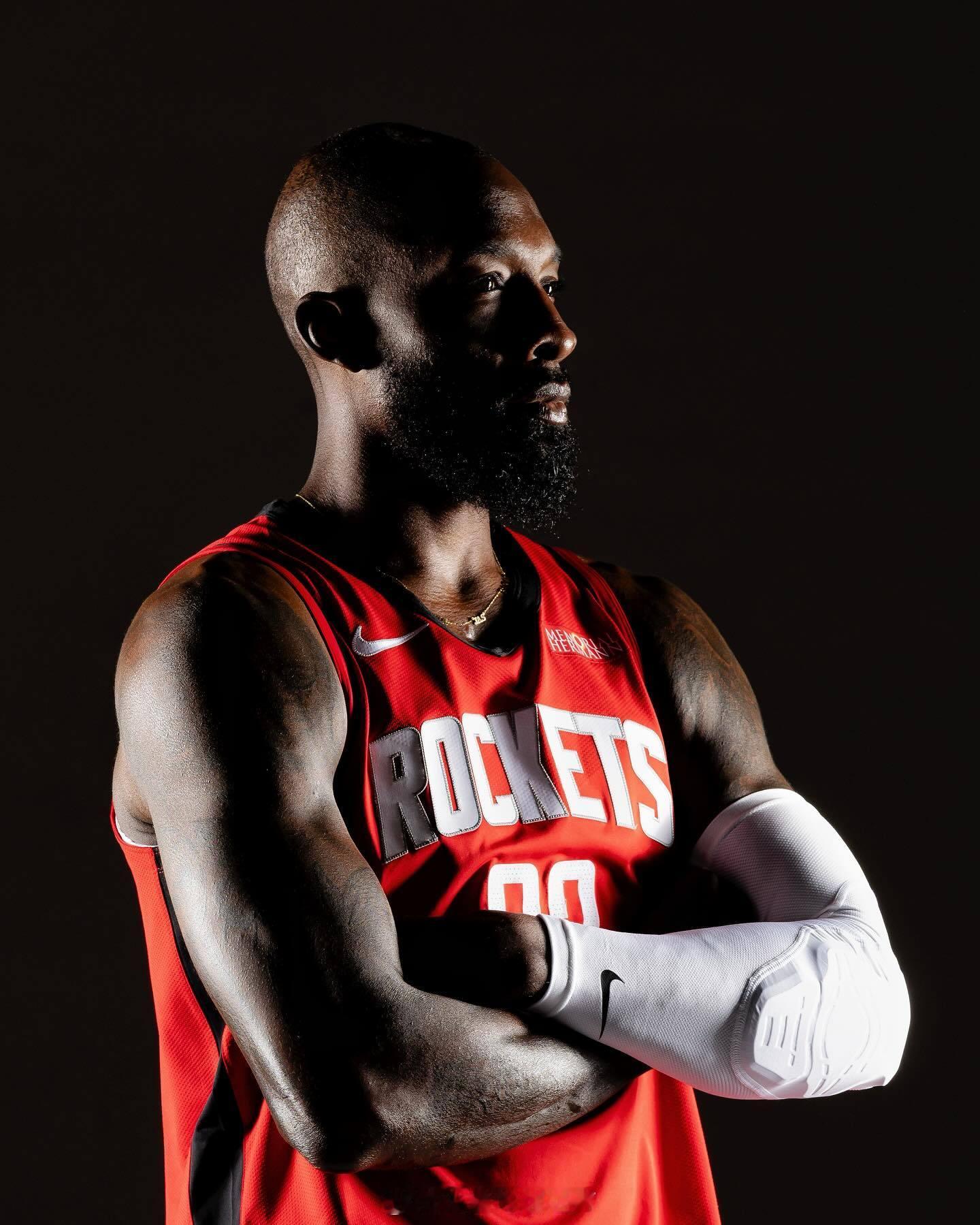 杰夫-格林表示队友们愿意接受罚球协议体现了球员们改善球队重大短板的决心：“我们都