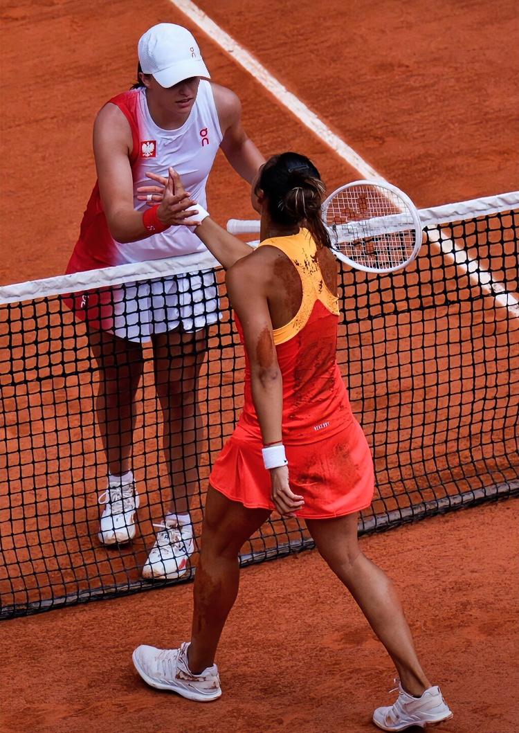 你认为郑钦文的排名会持续下降吗会，但这有什么关系呢，因为迟早还是会回到世界前十的