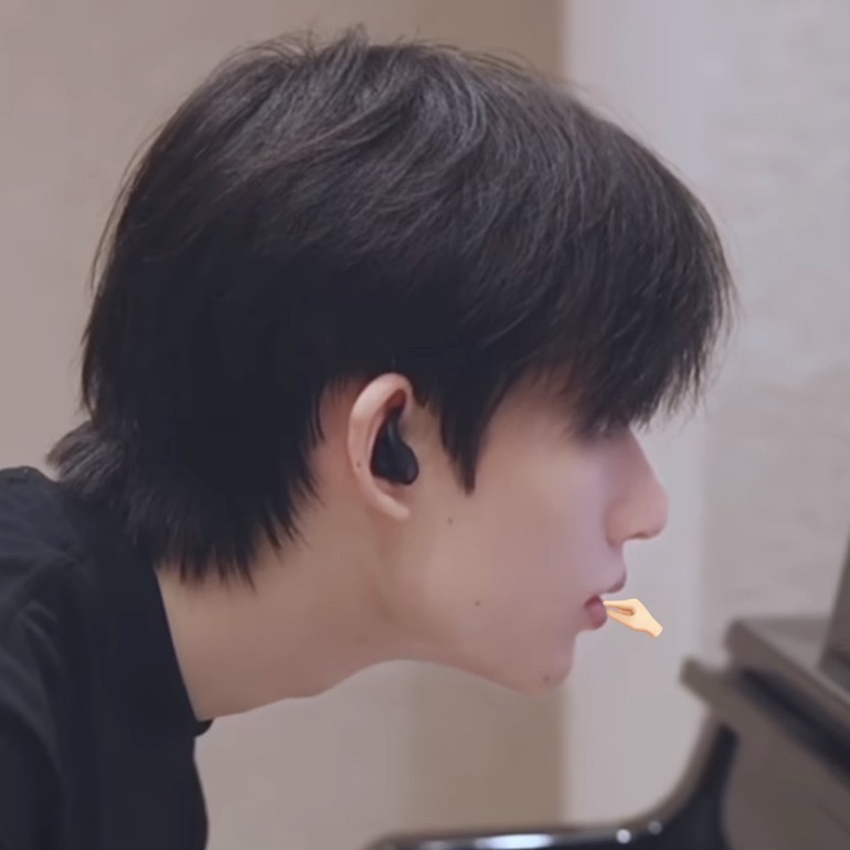 嘴巴嘟起来就是给我捏的呀🤏🏻 