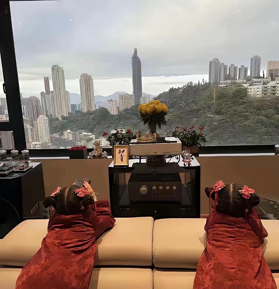 郭富城家最值钱的不是3亿豪宅，而是他25年前在天台做的一个决定。

2001年，