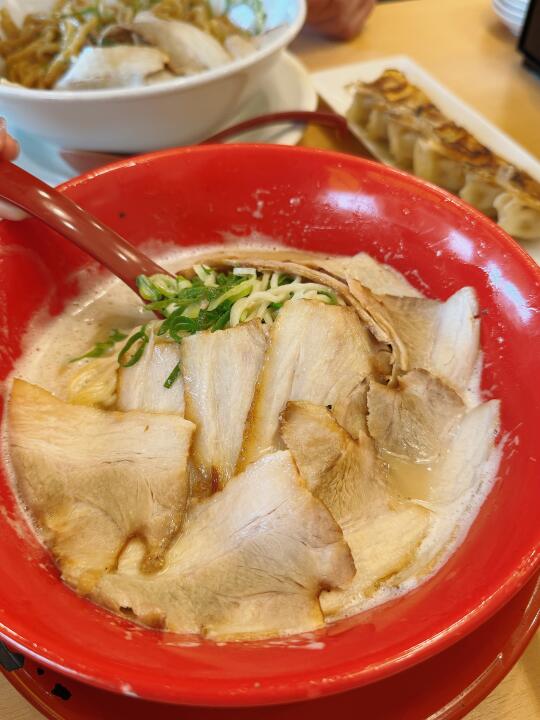 在神户🇯🇵 这三碗饭真的把我香晕了🍜