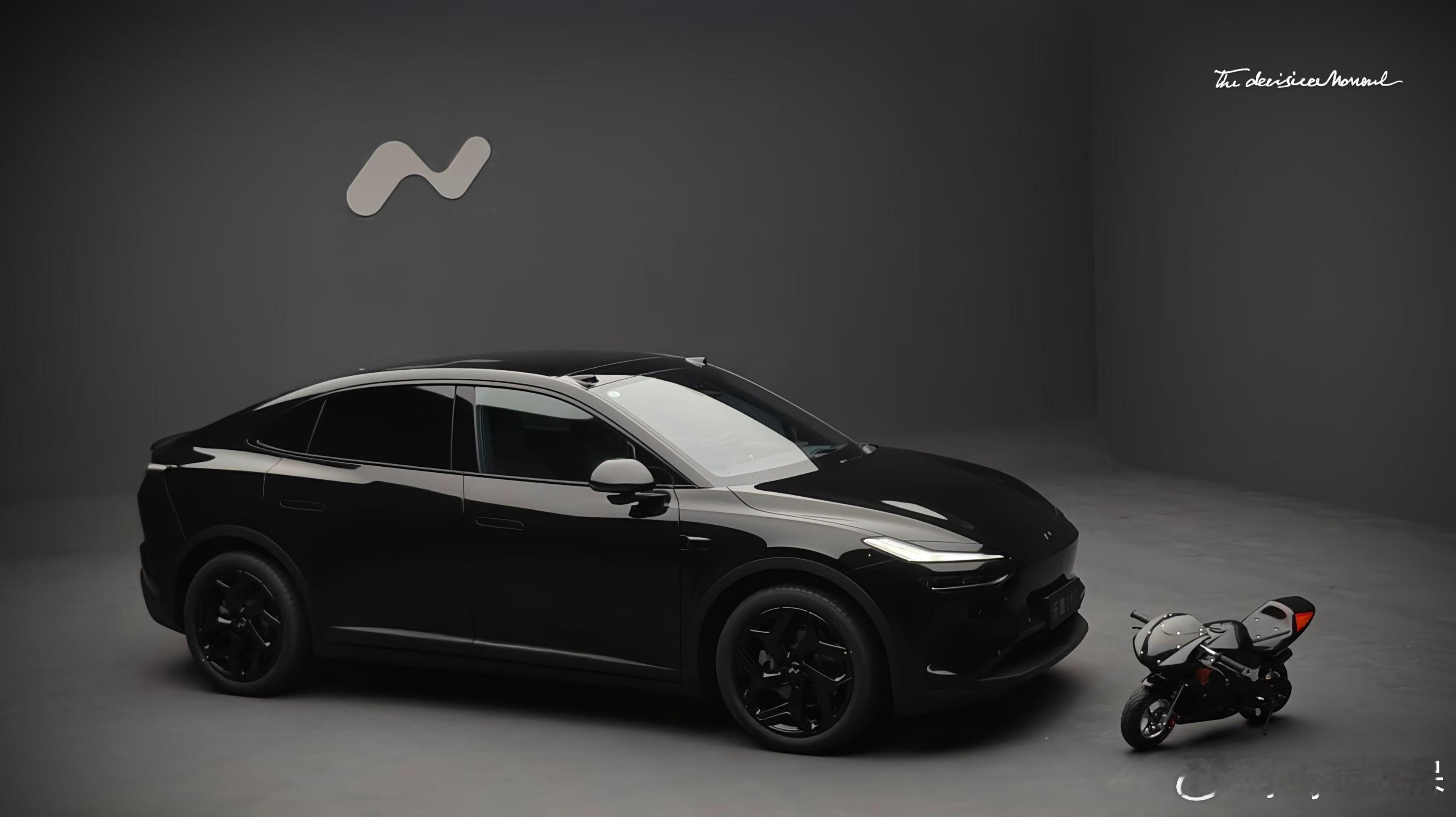 就是喜欢黑色的车衣，各种黑色乐道l60