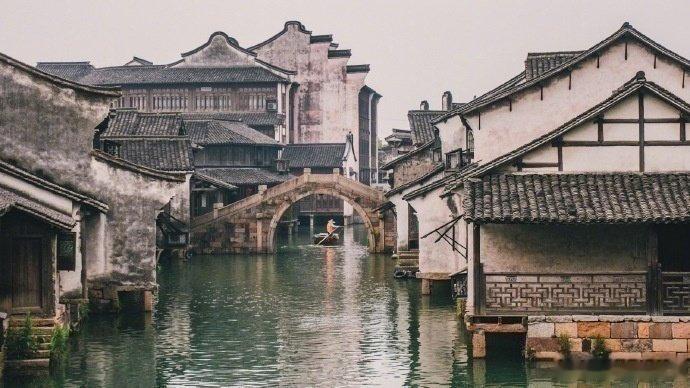 一帘桃花雨，百年风月缘·默斋主人原创拟人抒情散文我从来不止是你掌心浅淡的纹路，亦