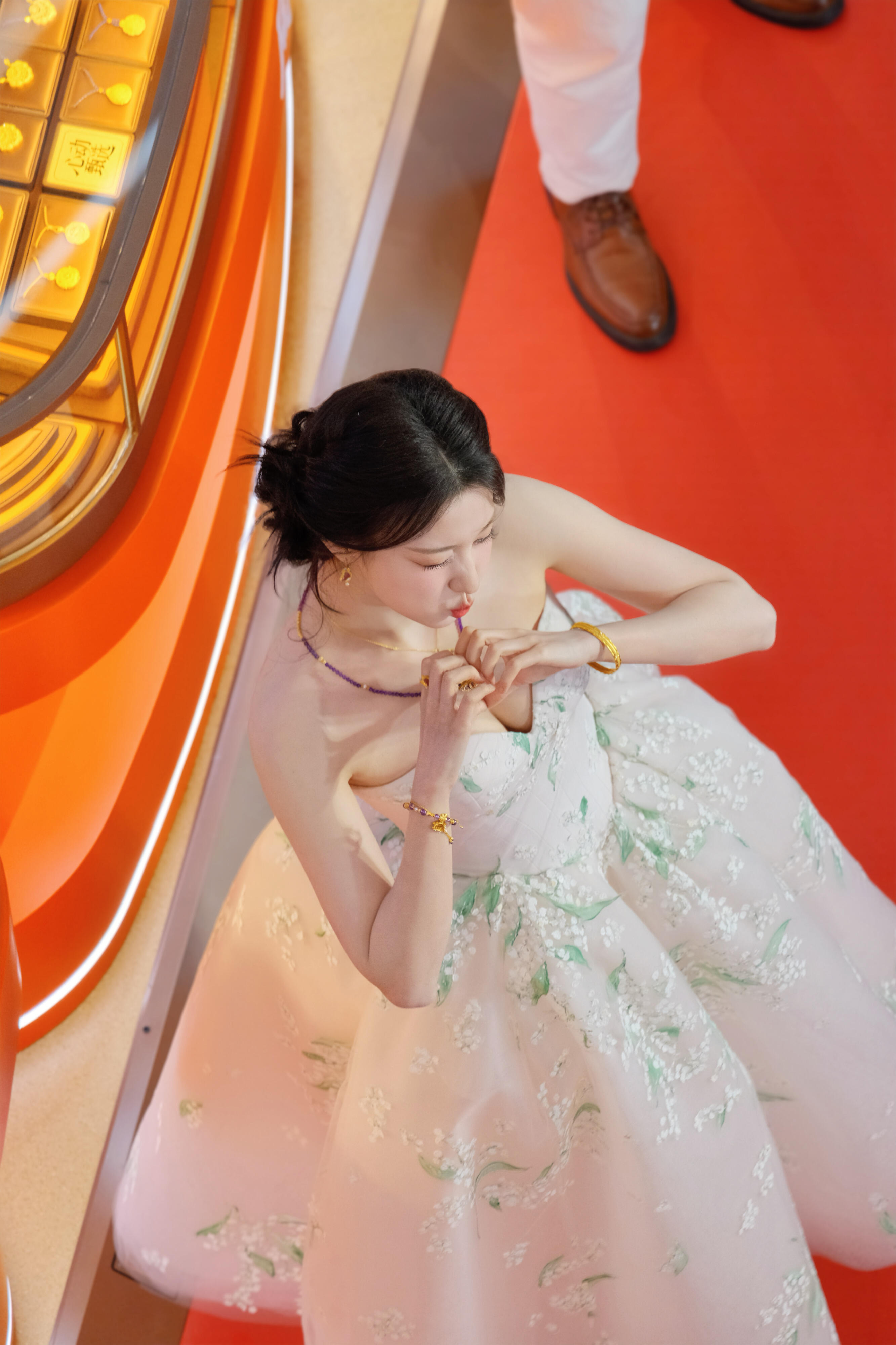 金晨说王楚然在现发撒得开王楚然 晚安