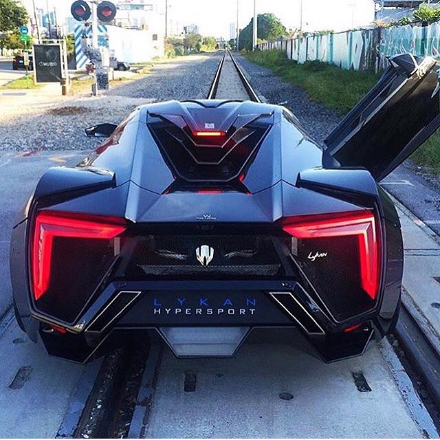 中东铁兽——莱肯Lykan Hypersport 