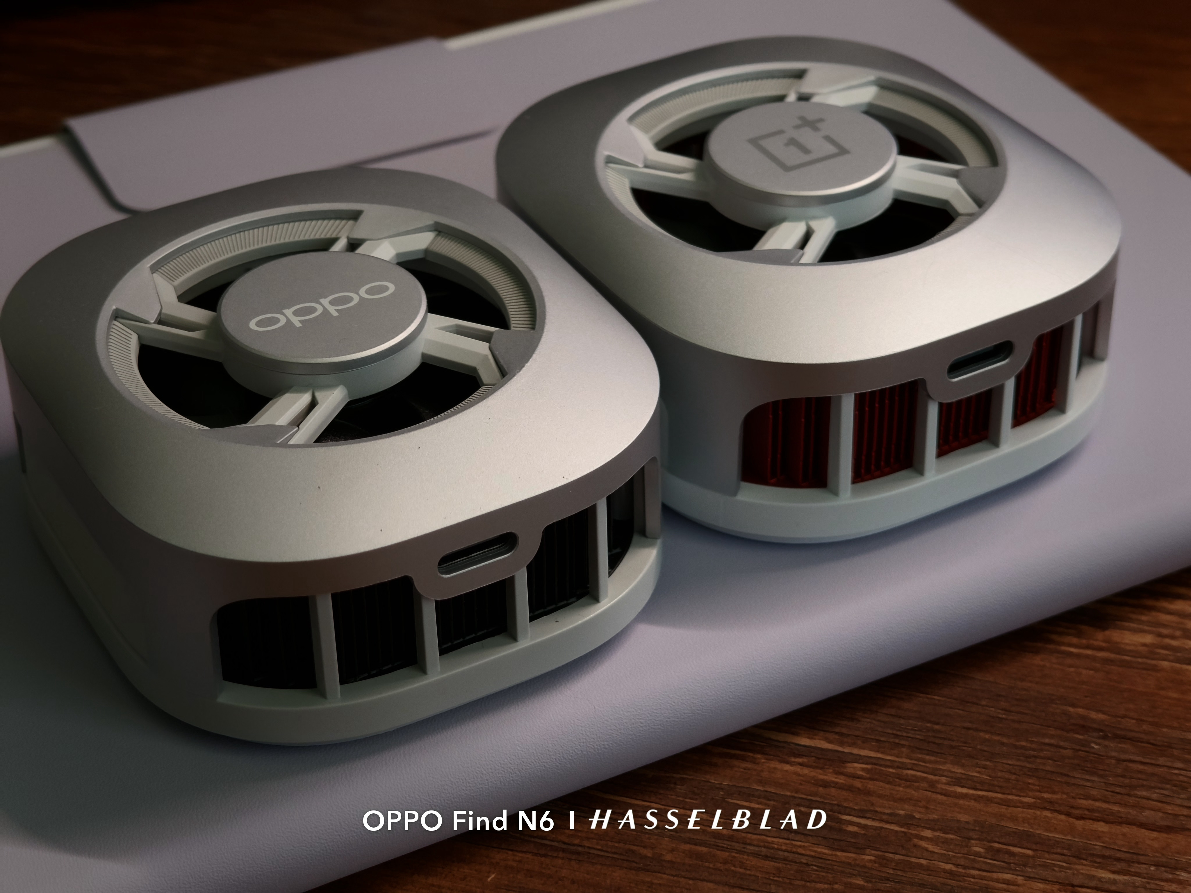 OPPO一加 40W功率的磁吸散热器都有了，夏天打游戏完全不慌