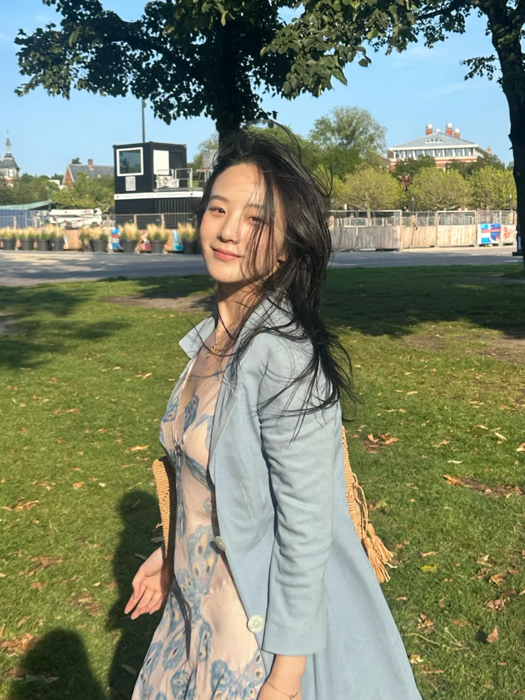 在阳光明媚的日子里