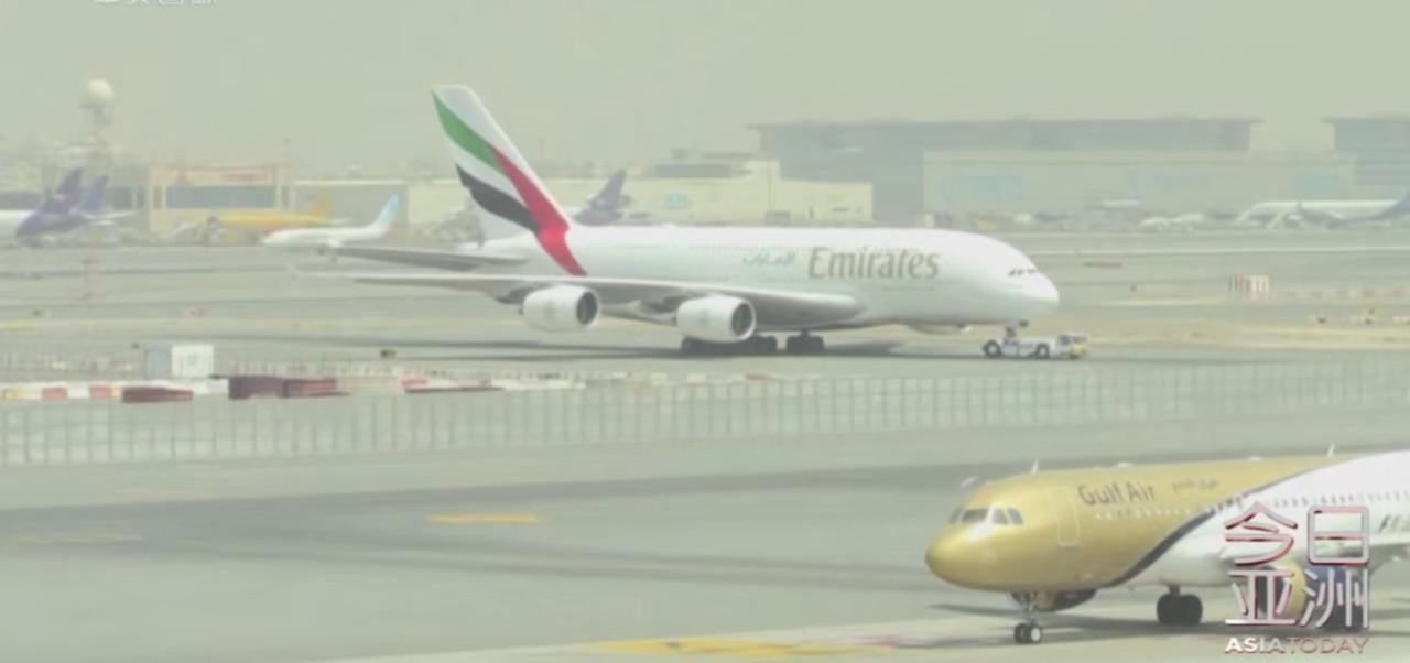美以伊冲突持续蔓延，直接波及海湾核心国家，阿联酋迪拜国际机场突发爆炸声，现场航班