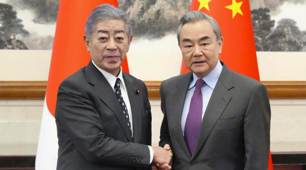最近日本那边来华访问的团一波接一波，8月刚走完跨党派议员团，前外相岩屋毅又在张罗