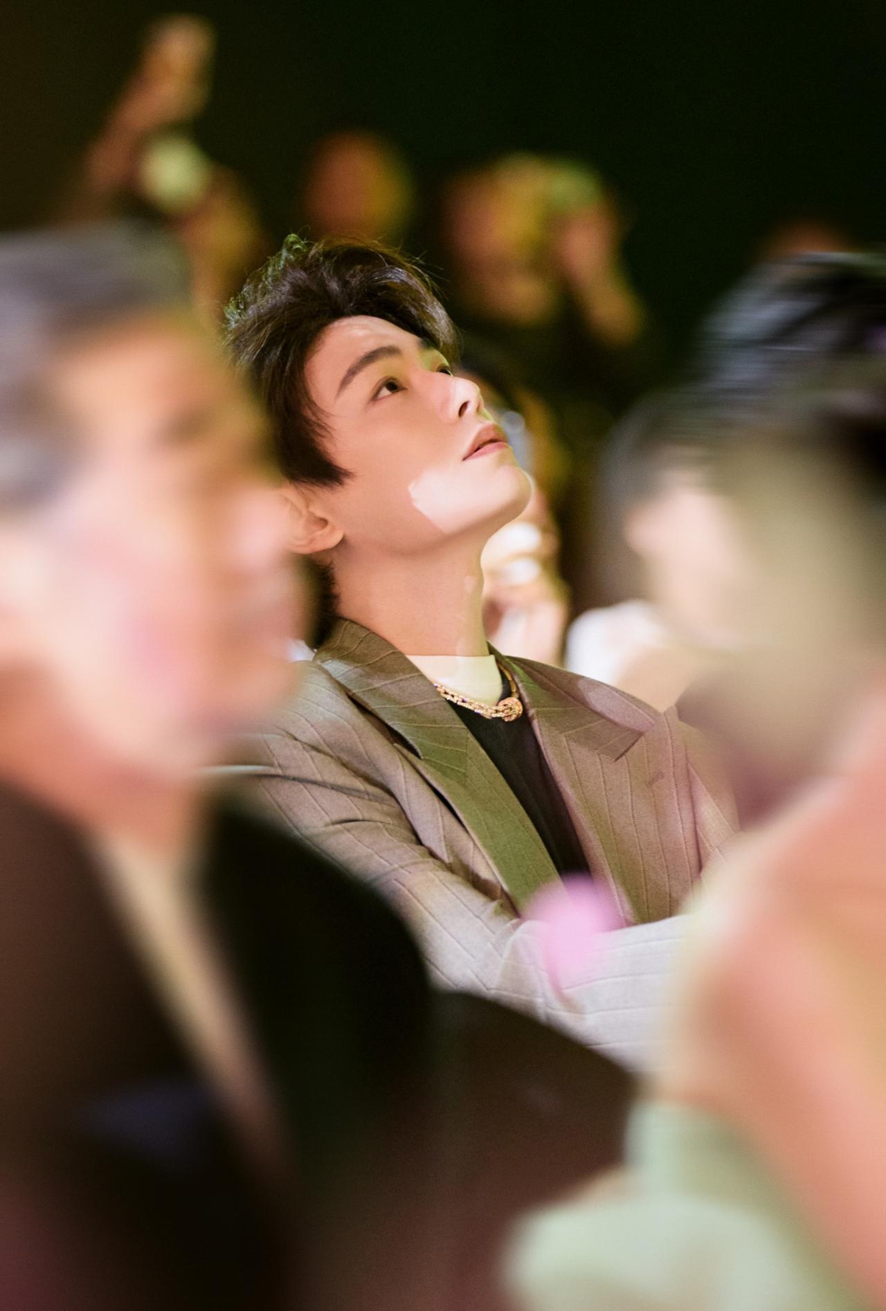 dyx丁禹兮获评三级演员职称 

相信吧！你会被光照耀着，绽放出属于自己的璀璨光