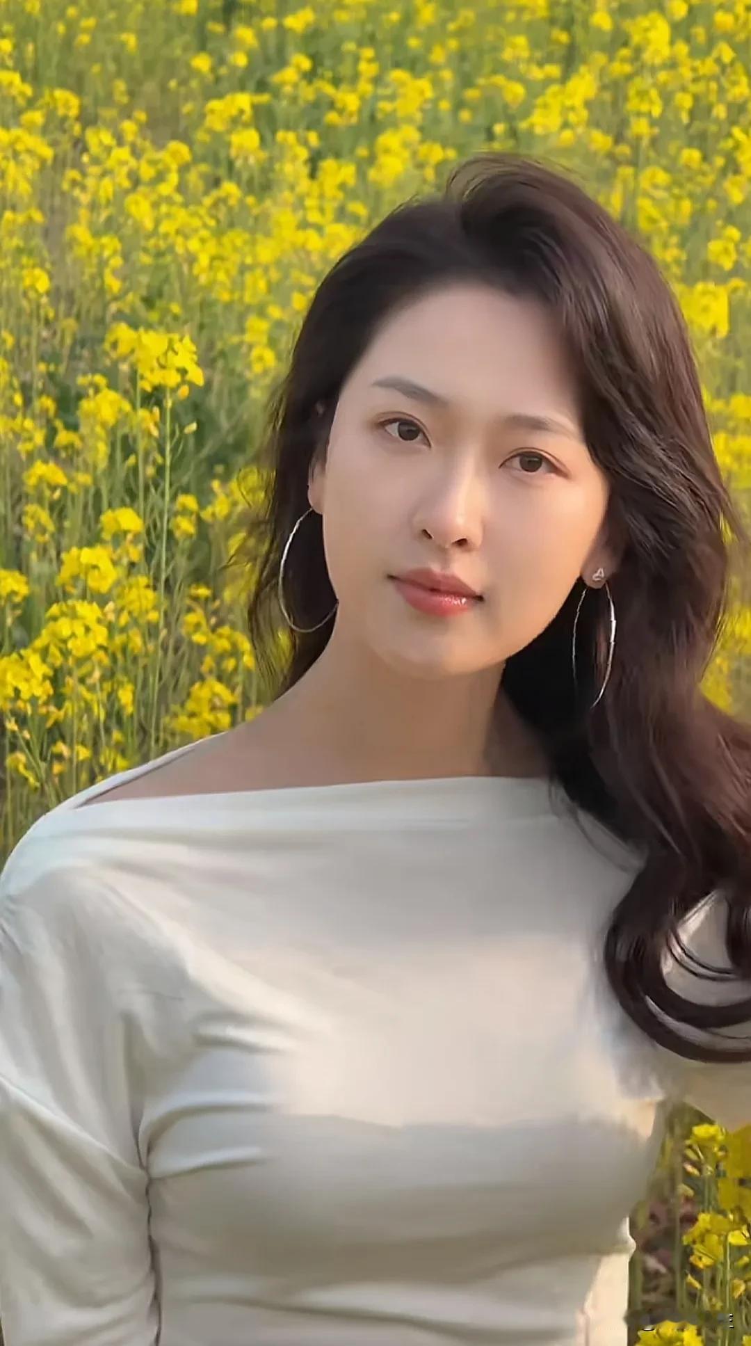 《最美的青春》
何雨虹