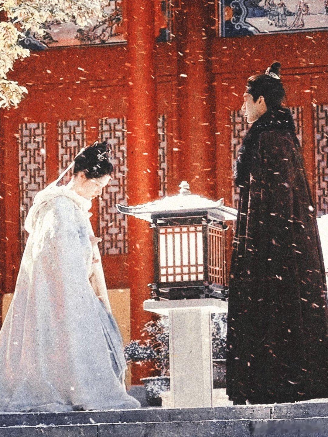 任敏把此沙鼻子亲扁了这俩人拍戏也太投入了吧！此沙老师这鼻子遭的什么罪，任敏下回咱