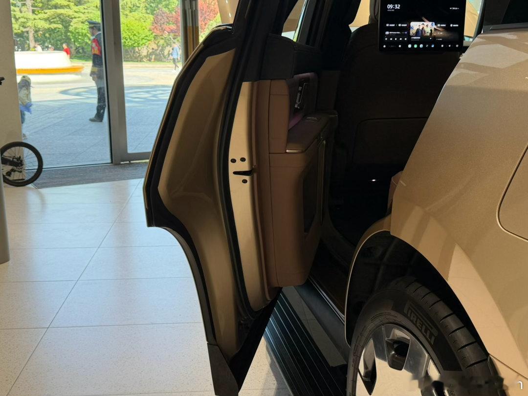 现在看很多新车的长车门，我都会额外再看一眼厚度，如果特别厚，那这车最好有遥控进出