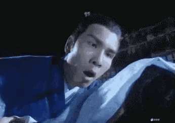 当年看这一段
我姐气的一天没吃饭说
小龙女练武功练成痴头了
自己徒弟都分不清楚了