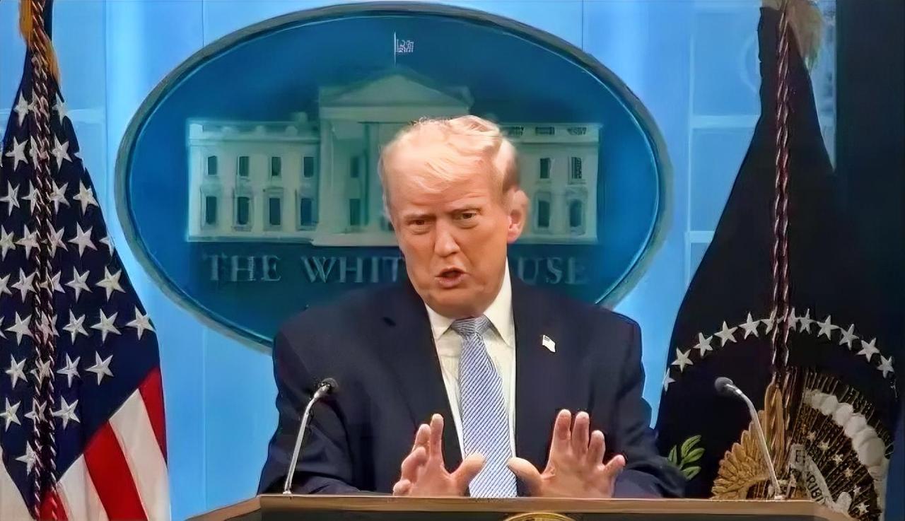 特朗普说：“我们摧毁了很多东西，但是他们还有肩扛式导弹，击中了这架飞机（F-15