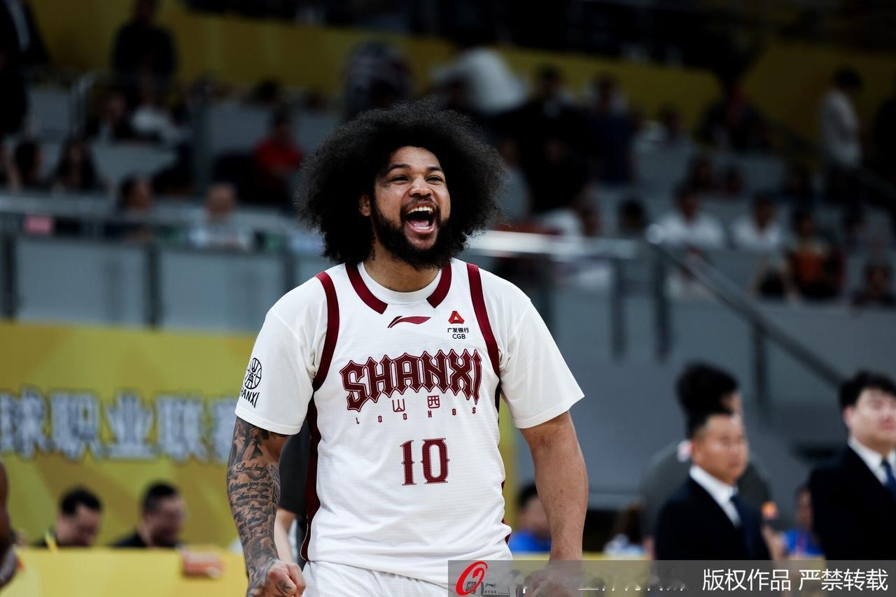 CBA最新消息：据知名篮球自媒体人球圈赵探长发文谈到了戴申·尼克斯：山西男篮压哨
