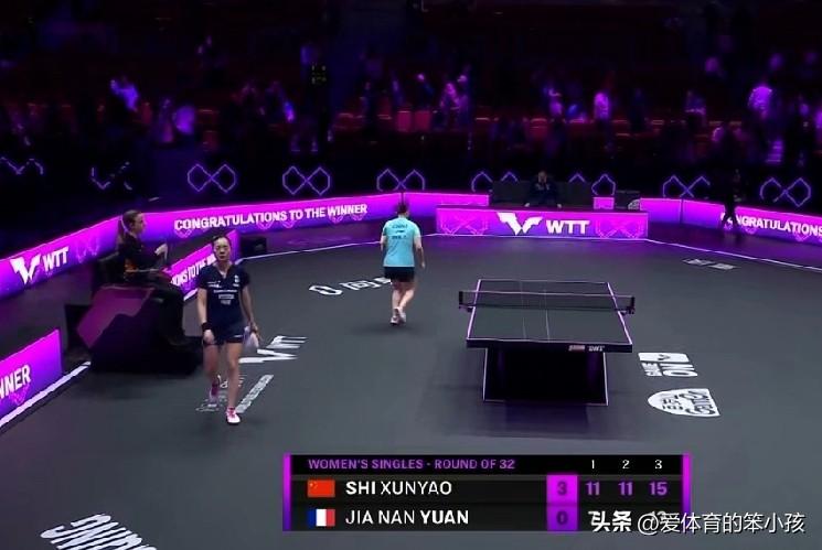 重庆冠军赛的赛场上，转眼已经迎来这个比赛日的最后一场争夺，也就是国乒名将石洵瑶和